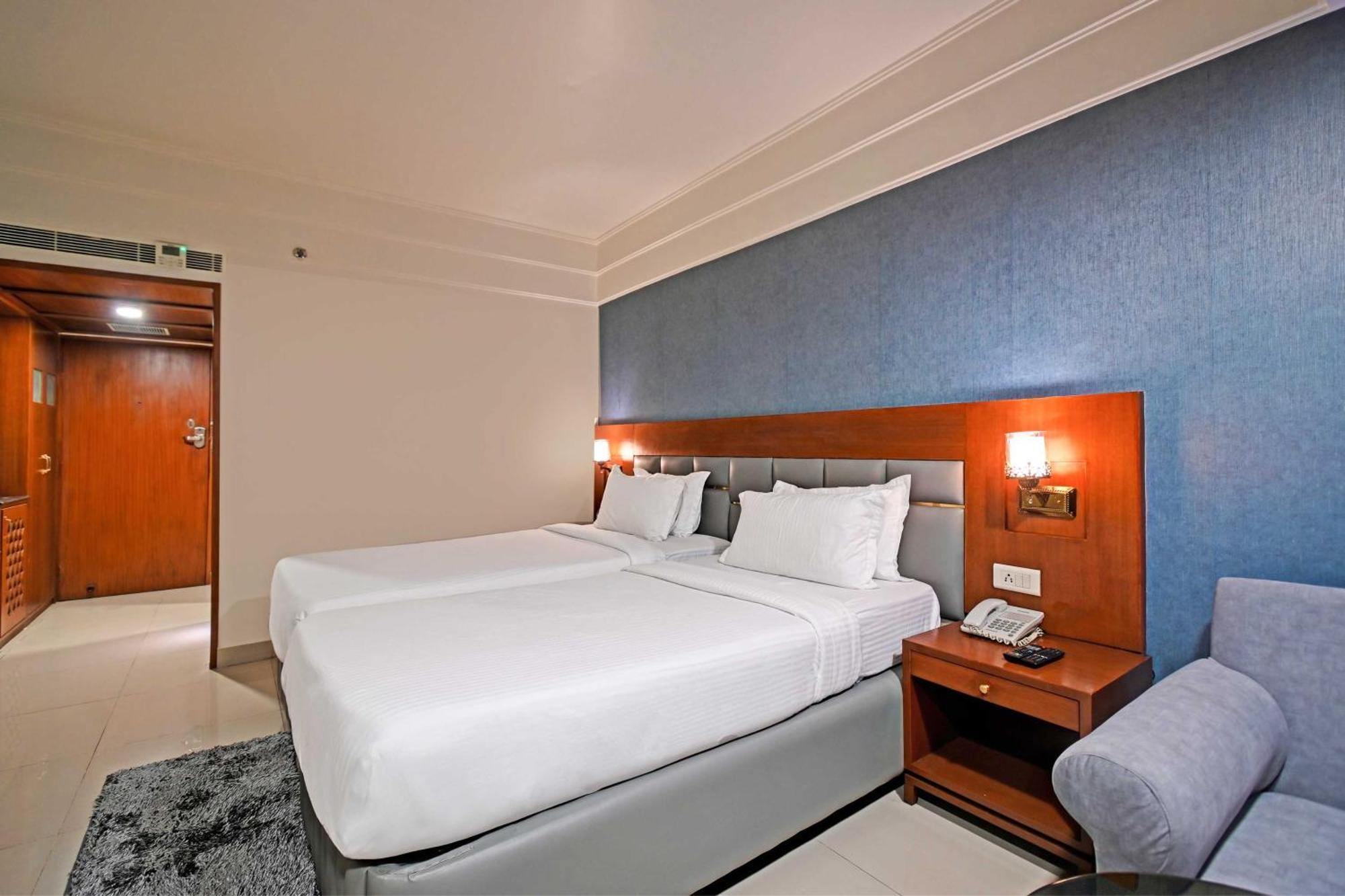 Palette Madhapur Hotel Hyderabad Exterior photo