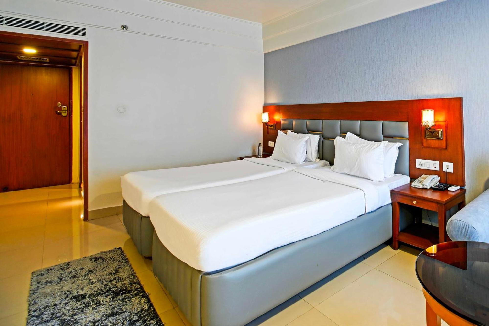 Palette Madhapur Hotel Hyderabad Exterior photo