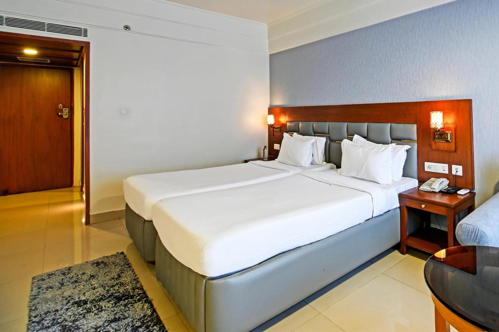 Palette Madhapur Hotel Hyderabad Exterior photo