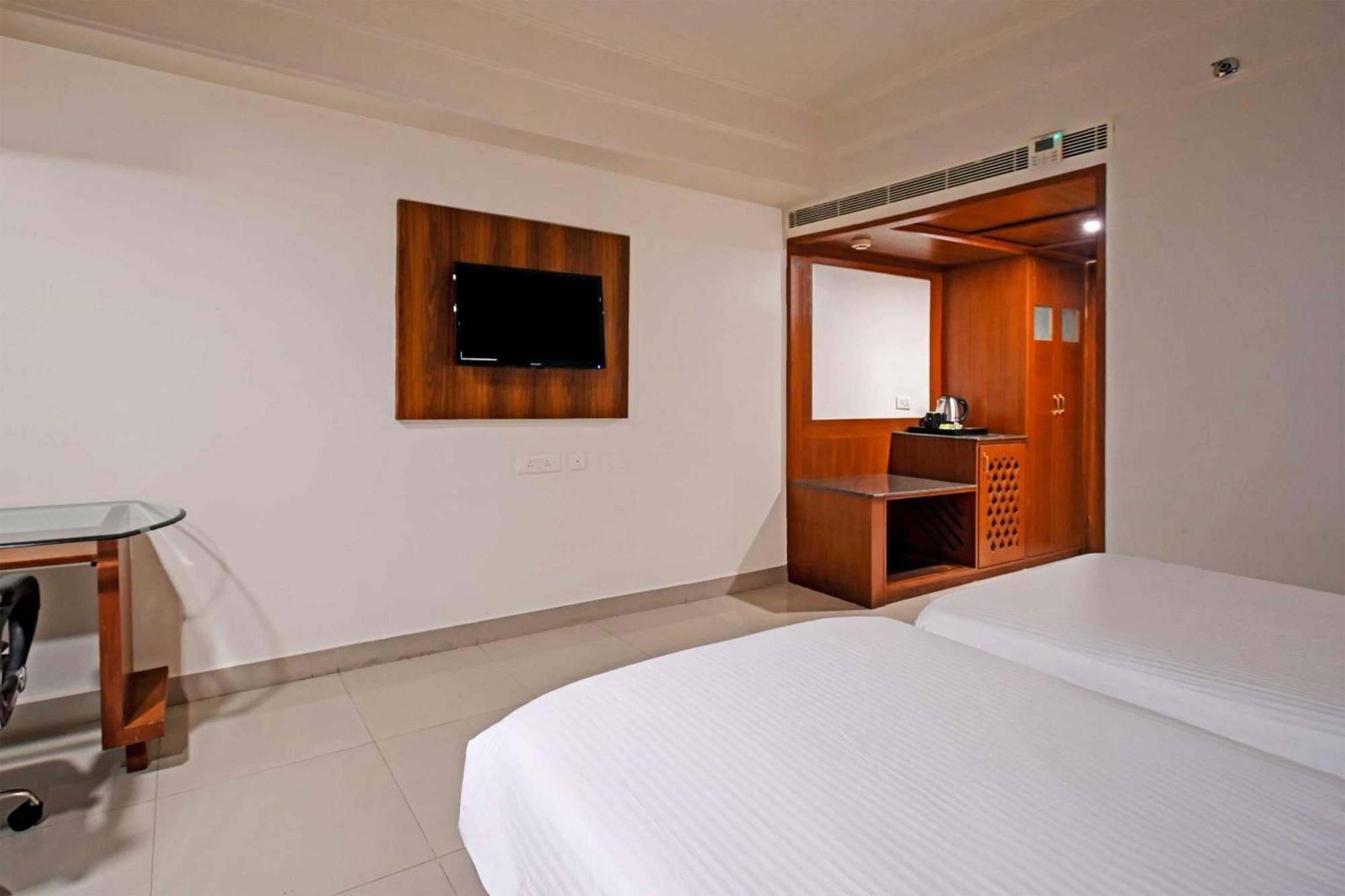 Palette Madhapur Hotel Hyderabad Exterior photo