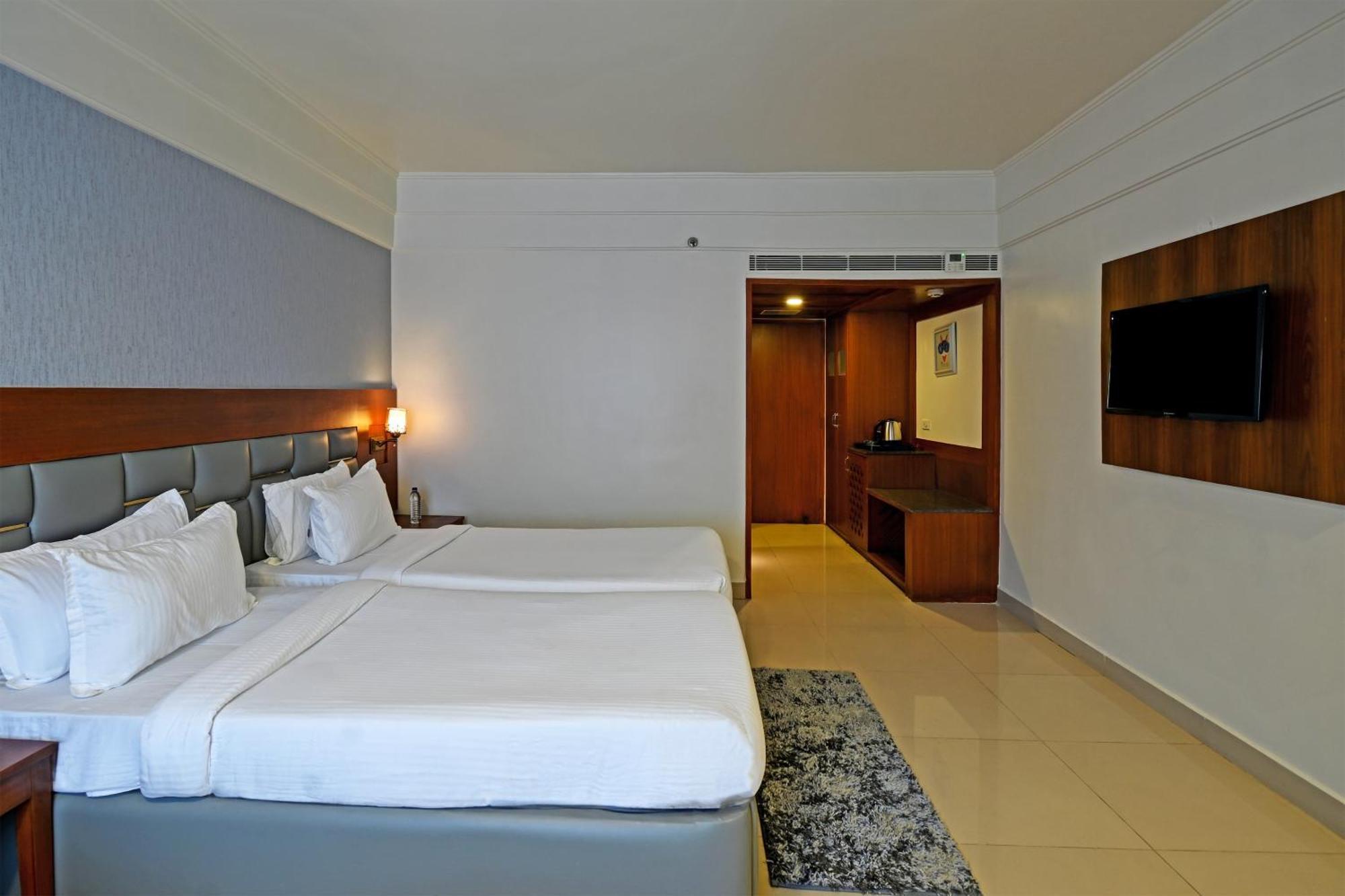 Palette Madhapur Hotel Hyderabad Exterior photo